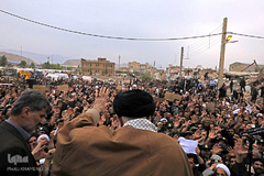 حضور رهبر معظم انقلاب در منطقه زلزله‌زده سرپل ذهاب