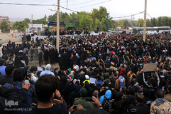 حضور رهبر معظم انقلاب در منطقه زلزله‌زده سرپل ذهاب