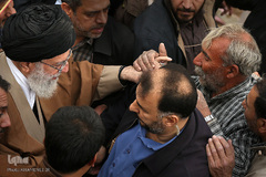 حضور رهبر معظم انقلاب در منطقه زلزله‌زده سرپل ذهاب