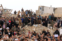 حضور رهبر معظم انقلاب در منطقه زلزله‌زده سرپل ذهاب