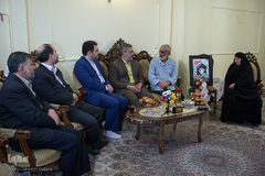 دیدار جامعه قرآنی با خانواده شهید محمود ریاحی
