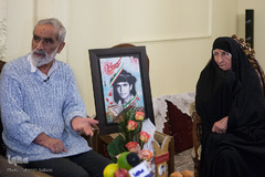 دیدار جامعه قرآنی با خانواده شهید محمود ریاحی
