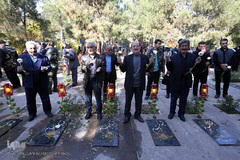 مراسم غبارروبی مزار شهداء بهشت زهرای تهران در هفته بسیج