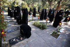 مراسم غبارروبی مزار شهداء بهشت زهرای تهران در هفته بسیج