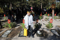 مراسم غبارروبی مزار شهداء بهشت زهرای تهران در هفته بسیج