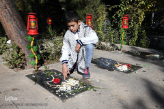 مراسم غبار روبی مزار شهداء بهشت زهرای تهران در هفته بسیج