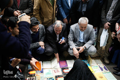 کتاب گردی احمد مسجد جامعی
