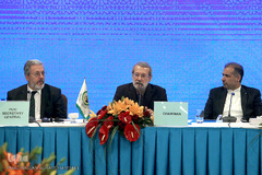 علی لاریجانی رییس مجلس شورای اسلامی در نشست اضطراری کمیته فلسطین اتحادیه بین‌المجالس کشورهای اسلامی