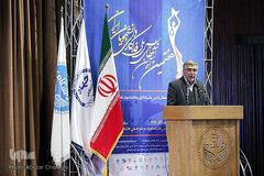 حمید رضا طیبی رئیس جهاد دانشگاهی در هفتمین دوره اهدا تندیس فداکاری