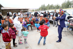 برگزاری مراسم برای کودکان آسیب دیده مناطق زلزله زده 