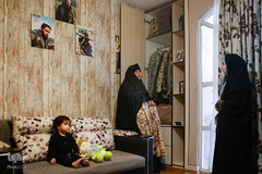 دیدار جامعه قرآنی با خانواده شهید مدافع حرم حسین معزغلامی
