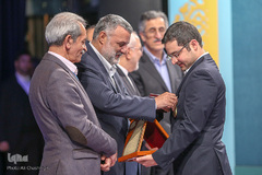 تقدیر از حسام میرآرمندهی مدیر کافه بازار و سایت دیوار