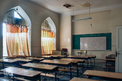 بازدید گروه تهرانگردی از دبیرستان هدایت (اولین تماشاخانه تهران)