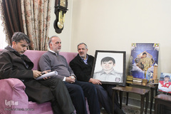 دیدار گروه تهرانگردی با خانواده شهید آتش نشان امیر حسین داداشی