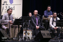 اجرای گروه نوبانگ مهر با آواز عبدالحسین مختاباد در شب اول جشنواره موسیقی فجر