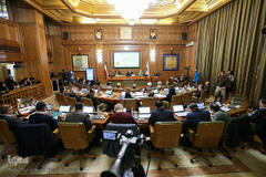 تحویل سند تحول مدیریت شهری شهردار تهران به شورای شهر