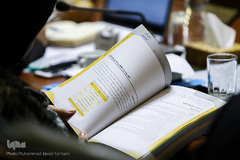 تحویل سند تحول مدیریت شهری شهردار تهران به شورای شهر