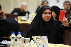  دیدار با خانواده شهدای پلاسکو