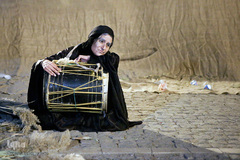 نگاهی به اجراهای خیابانی تاتر فجر "صادره از اروند از آبادان"