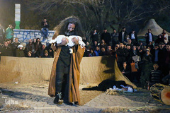 نگاهی به اجراهای خیابانی تاتر فجر "صادره از اروند از آبادان"