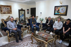 دیدار هفتگی نمایندگان جامعه قرآنی با خانواده شهید مدافع حرم «تقی ارغوانی»