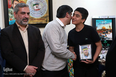 دیدار هفتگی نمایندگان جامعه قرآنی با خانواده شهید مدافع حرم «تقی ارغوانی»