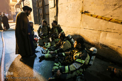 شب دوم اطفای حریق ساختمان برق حرارتی وزارت نیرو