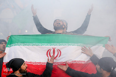 نمایش خیابانی راه ناتمام به مناسب ایام الله دهه فجر