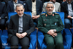 سردار غیب پرور، رییس سازمان بسیج مستضعفین و علی‌اکبر ولایتی، رئیس هیات امنا دانشگاه آزاد اسلامی