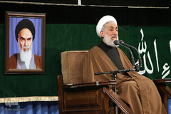 اولین شب سوگواری شهادت حضرت فاطمه‌زهرا(س) در حسینیه امام خمینی (ره)