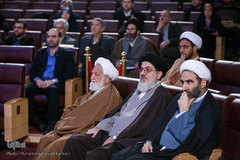 مراسم رونمایی از مجموعه دوازده جلدی گام به گام با امام 