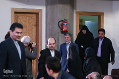 مراسم رونمایی از مجموعه دوازده جلدی گام به گام با امام 