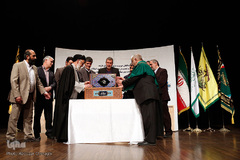 رونمایی از مصحف اهدایی به آستان امامین جوادین(ع)
