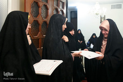 اعطای گواهی پایان دوره تربیت معلم روخوانی قرآن توسط استاد سیدمحسن موسوی بلده