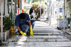 خانه تکانی قبور شهدا در آخرین پنجشنبه سال ۹۶