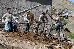 جهاد ادامه دارد..... (گروه جهادی شهید حسن شاطری)