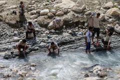 جهاد ادامه دارد..... (گروه جهادی شهید حسن شاطری)