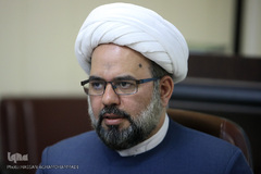 حجت‌الاسلام والمسلمین حسین افتخاریان، مسئول مرکز قرآن، عترت و نماز نهاد نمایندگی ولی فقیه در دانشگاه‌ها 