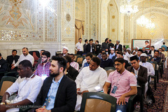 بازدید شرکت‌کنندگان مسابقات قرآن دانشجویان در حرم مطهر رضوی