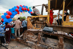 جشن میلاد امام زمان(عج) در پشت کوه های تهران