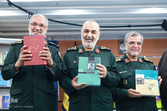 رونمایی از ۳۰ عنوان کتاب دفاع مقدس مرکز اسناد و تحقیقات دفاع مقدس