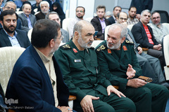 رونمایی از ۳۰ عنوان کتاب دفاع مقدس مرکز اسناد و تحقیقات دفاع مقدس