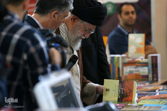بازدید رهبر انقلاب از سی و‌‌ یکمین نمایشگاه بین‌المللی کتاب تهران