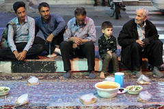 سفره افطاری هیئت حضرت ابوالفضل(ع) بلوار ابوذر تهران