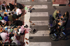 سفره افطاری هیئت حضرت ابوالفضل(ع) بلوار ابوذر تهران