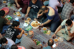 سفره افطاری هیئت حضرت ابوالفضل(ع) بلوار ابوذر تهران