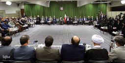 دیدار جمعی از شاعران و اهالی فرهنگ و ادب با رهبر انقلاب
