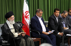 دیدار جمعی از شاعران و اهالی فرهنگ و ادب با رهبر انقلاب