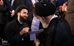 دیدار جمعی از شاعران و اهالی فرهنگ و ادب با رهبر انقلاب