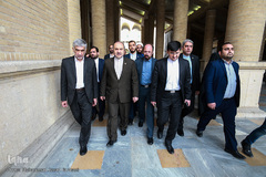 بازدید وزیر ورزش و جوانان از نمایشگاه قرآن